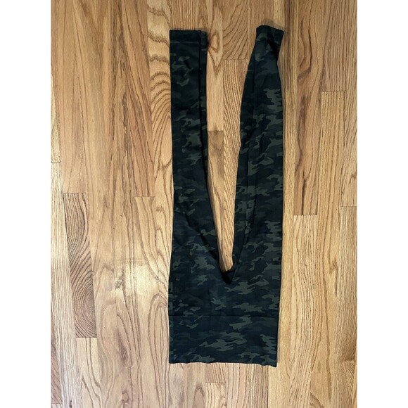 Spanx Camo Seamless Leggings Never Worn Small Compression Stretch Crop Green S - Picture 3 of 4